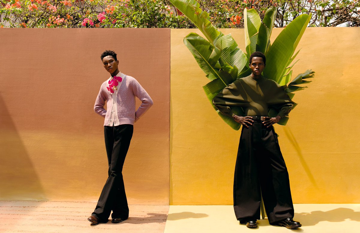theaffah's tweet photo. Super stocked to have worked on this project for @10menmagazine .
“No place like home “ Shot in Lagos 🇳🇬
🎈
Photographer: @christinaebenezer_
Fashion Editor: Ola Ebiti
Fashion Assistants: @theaffah & Laura Ugbegua
#10MenMagazine #jahnexperivence https://t.co/x5NlCv6j0D