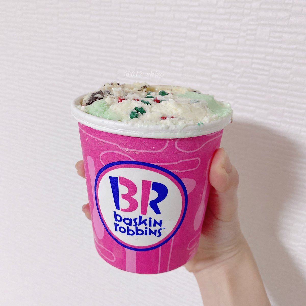 サーティワンアイスが大好きな方へ ハンドパック というお持ち帰りメニューが超オススメ 2種類まで詰められて パイント 約3人分 で1 050円 Togetter サーティワンアイスが大好きな方へ ハンドパック というお持ち帰りメニューが超オススメ 2種類まで詰められて パイント 約3人分 で1 050円 Togetter