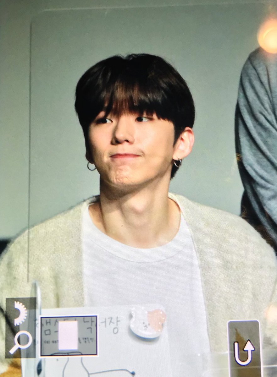 kihyunfolder's tweet photo. :] #KIHYUN #기현 https://t.co/6KmAHsyjjZ