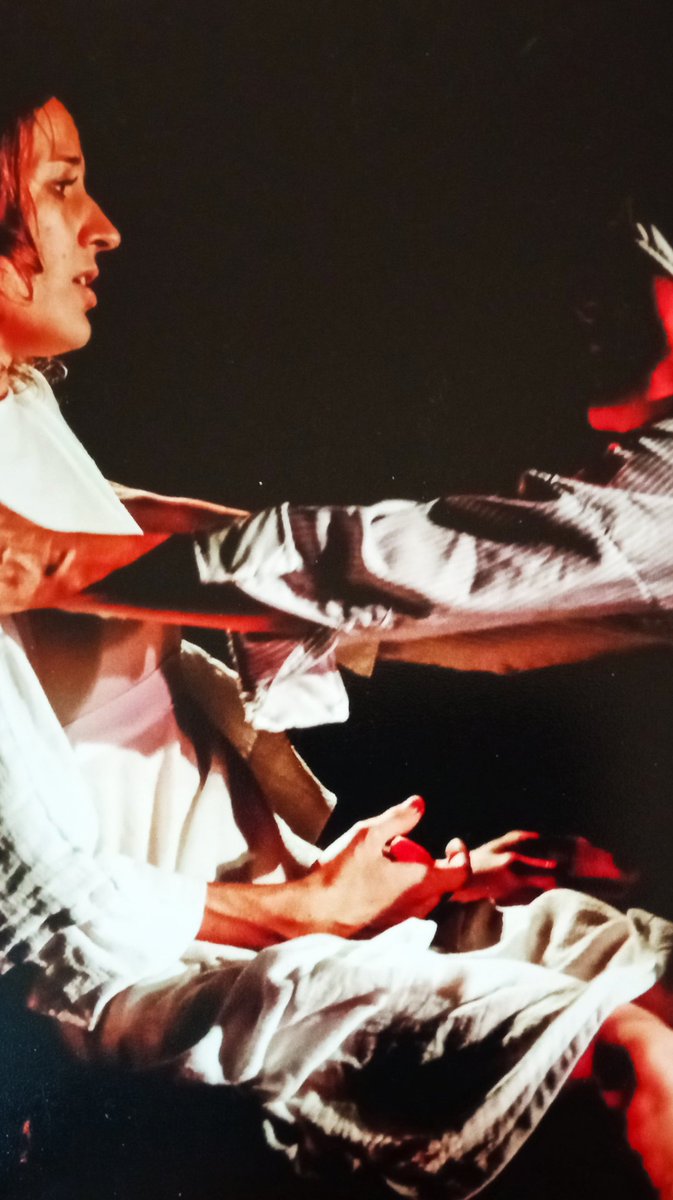 La bella <a href="/carolwoeh/">Carolina Wolf</a> en el personaje de Maya Ortiz, una bailarina que está en sus horas finales !! " Somos un cuerpo que enferma una tarde cualquiera" con esta servidora ! Dir <a href="/jtangolaheredia/">José Tomás Angola H.</a> photos de <a href="/photomanifiesto/">Nicola Rocco</a> !! El teatro es vida !!!