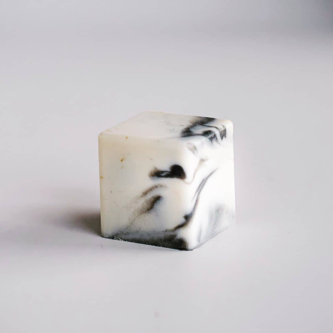 makersfinders's tweet photo. #product2know #maker2know  @Evenkeeldays // We’d like to introduce you to an intricately marbled, travel-sized soap cube, Don’t let its tiny elegance fool you, this handmade powerhouse gets the job done and does it well.⁣ TAP LINK TO SEE OUR IG https://t.co/4Fp5ZWI0DT https://t.co/ZssGVmoAFS