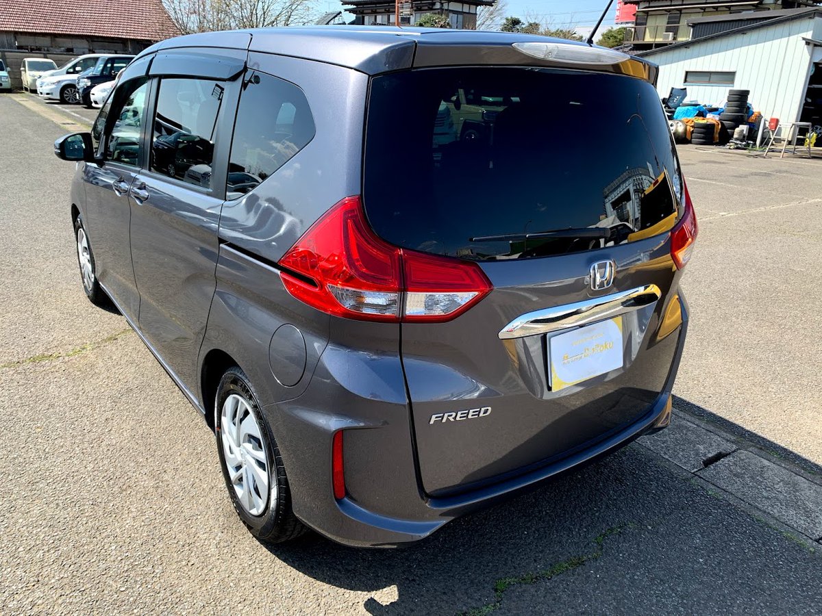 daitokucar1's tweet photo. ホンダフリード1.5Gホンダセンシング入荷しました💁‍♂️
小柄なサイズでありながらちょうどいいサイズのコンパクトミニバン🚗
平成29年2.1万キロで装備も9インチ純正ナビ、TV、後席モニター、両側パワースライドドア、バックカメラ、ETCと充実しています‼️
気になる車両本体価格は189.8万円です✨ https://t.co/iXv1GxGsl1