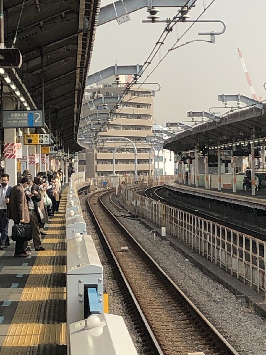 104hero2010's tweet photo. 赤羽駅
いいカーブ
ただそれだけ

#赤羽駅　#カーブ　#いいカーブ
#Goodcurve https://t.co/b6v0pYYHN8