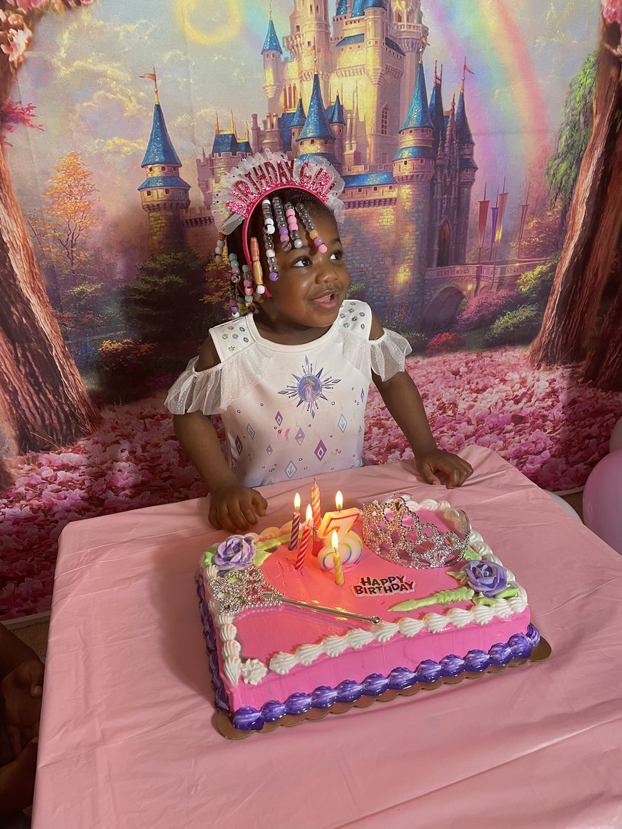 ghetto334's tweet photo. #HappyBirthday #PersiaDaPrincess #PersiaTakes3 https://t.co/CAmaZe5LlR
