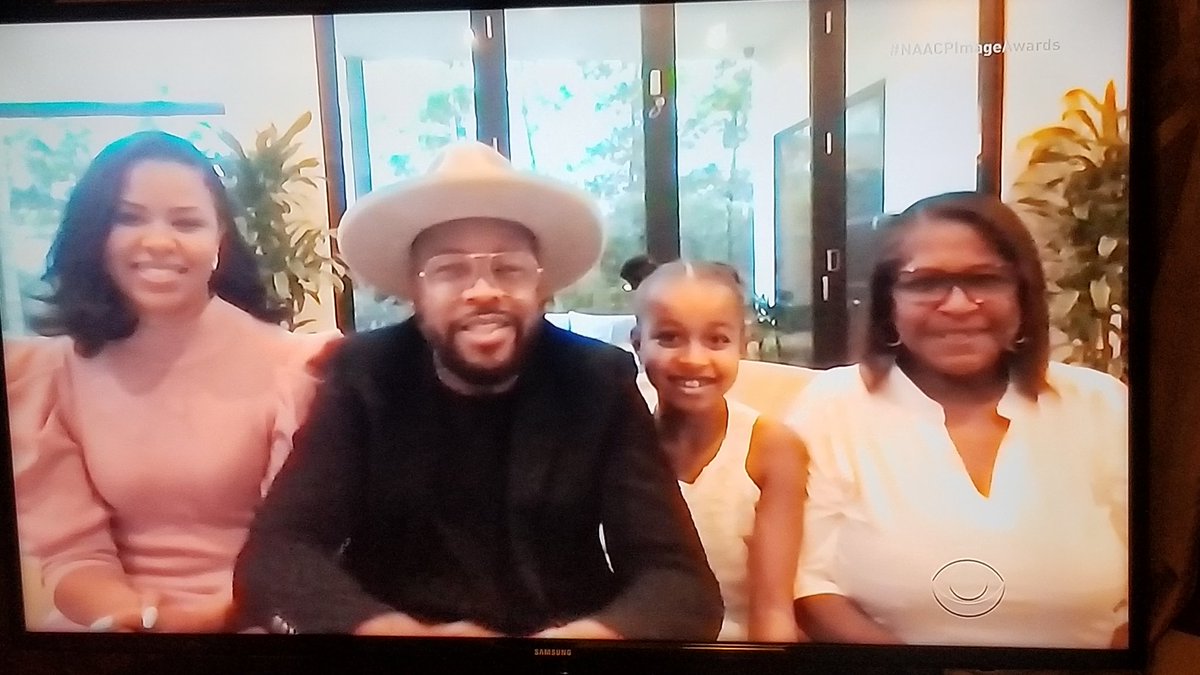 laughlovelive12's tweet photo. Congratulations DJ @dnice for winning the #NAACPImageAwards for Entertainer of The Year!!!🏆 Yes!!!!! 🙏🙏🙏🍾🥂🎊🎉🤗❤🔥👏🙌 #Dnice #DniceBaby #ClubQuarantine #BrandNice #SCQuad #CQFamily #CQForLife 
#LastYearADJSavedMyLife ❤🌍💖🙏 #GOAT https://t.co/XuxyCI2hDB