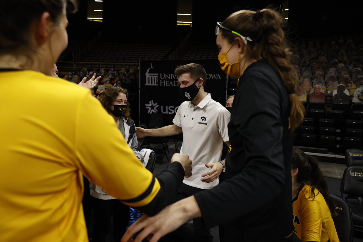 IowaVolleyball tweet picture