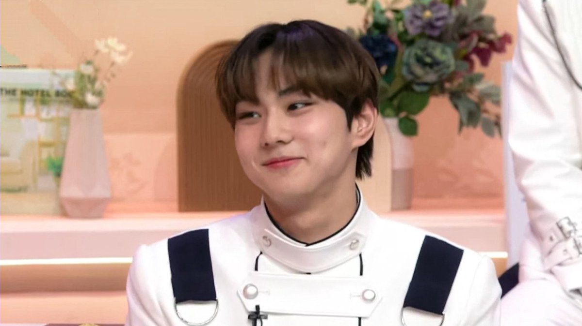 jungwon feed (@0209feed) on Twitter photo 