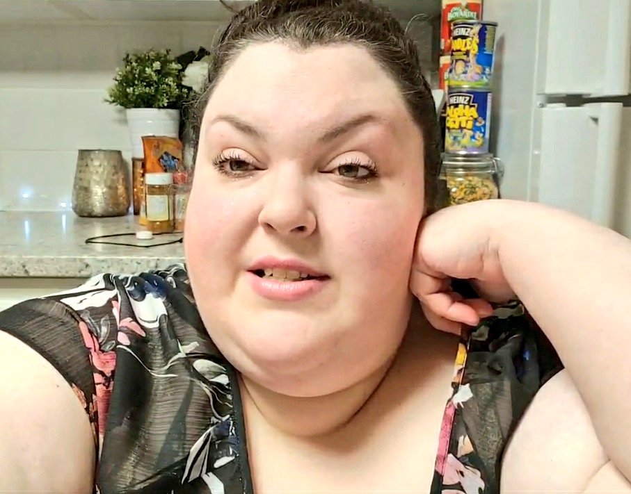 MaryBethWylie's tweet photo. "Only one more. That would be the limit." Says the woman that has taken so many edibles and smoked so much weed she was tripping balls. She doesn't even let them start working well before taking more and then more. #FoodieBeauty #ModerationWho #ThisIsAProblem https://t.co/OWuyilUR9w