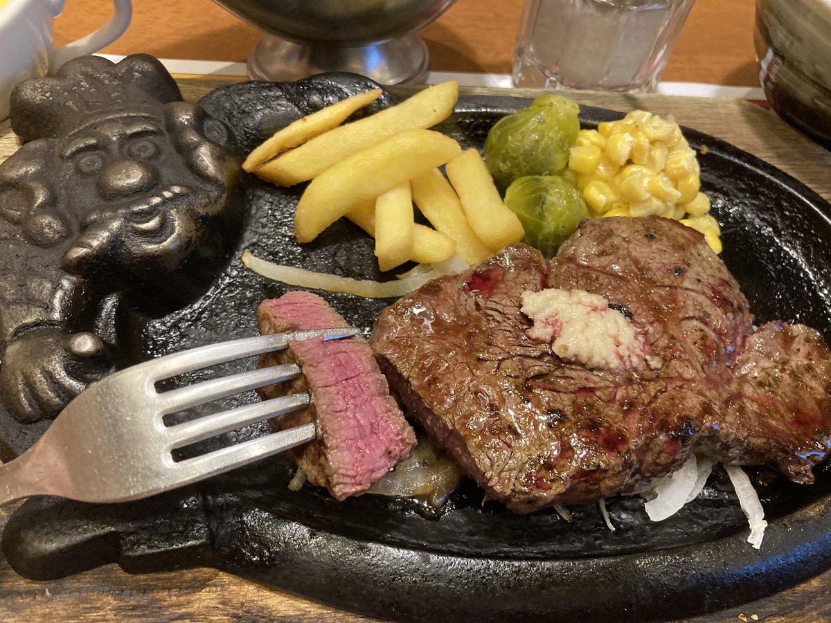 ryokoshashincom's tweet photo. 「#ブロンコビリー」で炭焼きやわらかヒレステーキ。
その名の通り、柔らかいけど、ヒレの旨味はしっかりと味わえました。
トッピングの山わさびもいい仕事をしています。
満足、満足！！！
#ステーキ
#グルメ
#ランチ
#ディナー
#旅
#旅行
#旅行好きな人と繋がりたい https://t.co/lzcnaPG5tB