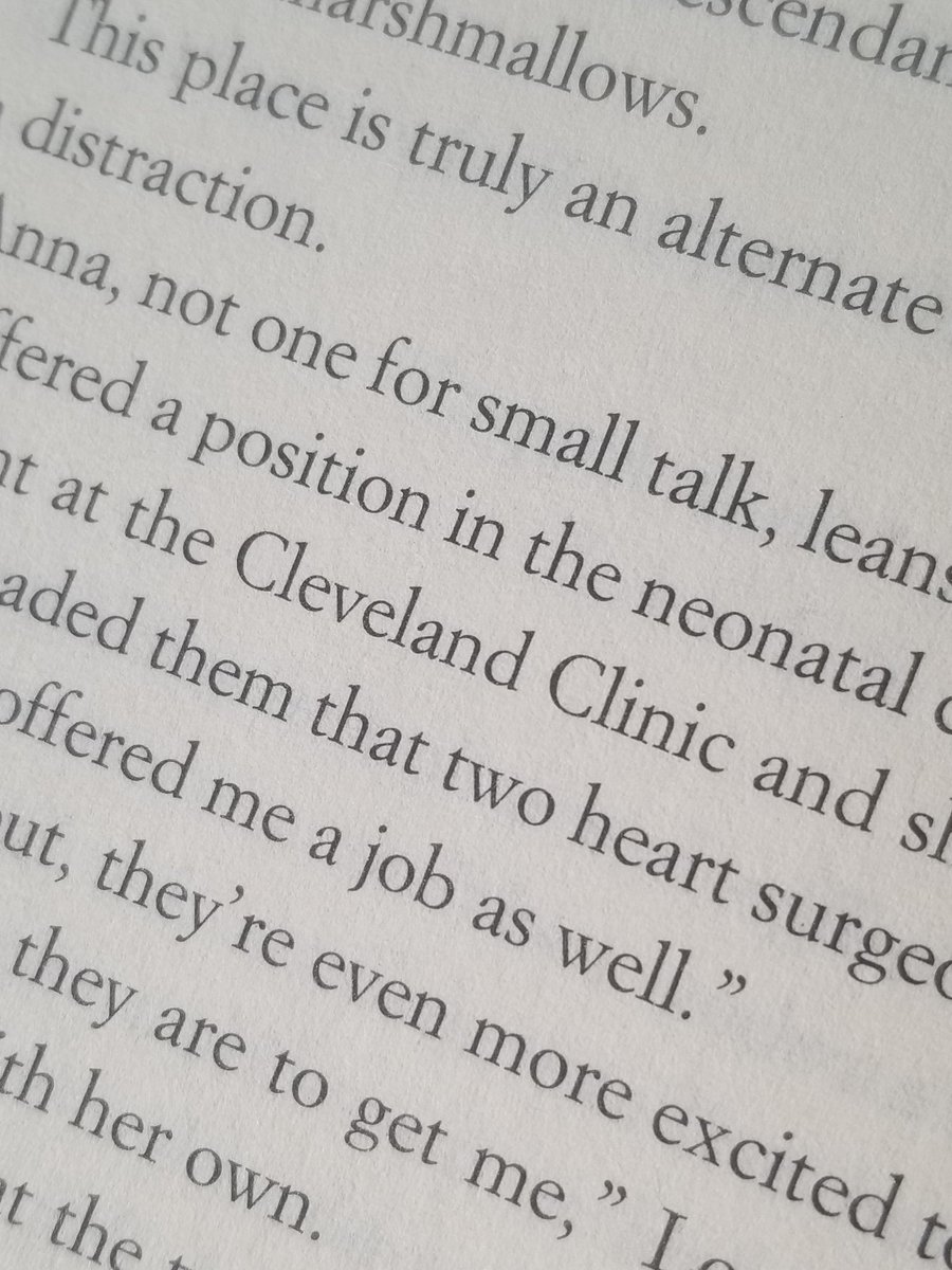 SamRobertsWX's tweet photo. Someone in this book I'm reading got a job at the Cleveland Clinic. 🚑🥼🏥 #ClevelandConnection https://t.co/cVnV4vJ3vE