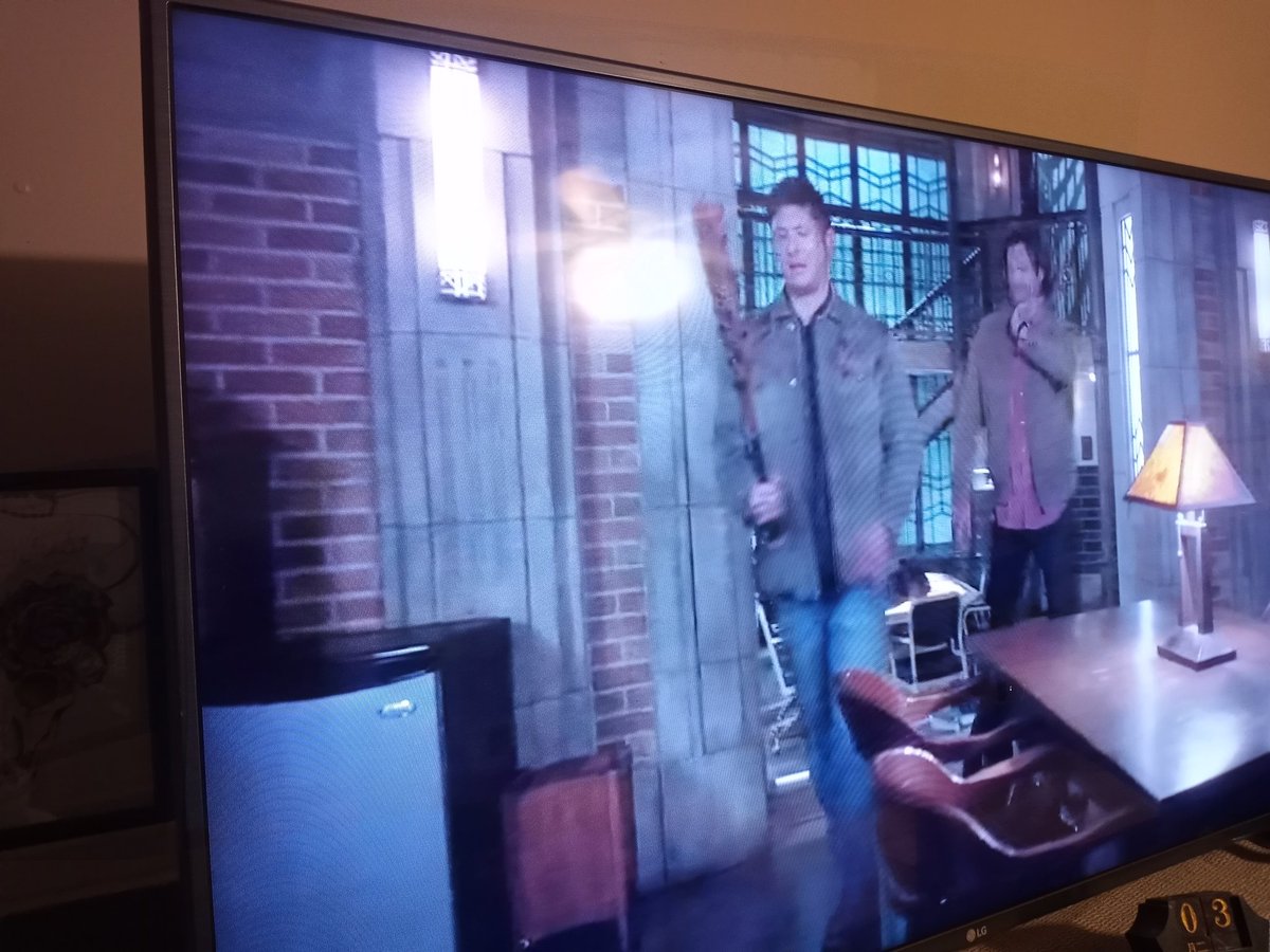 Rogue_Chaos90's tweet photo. Nothing like seeing john winchesters (neagan) famous bat be used by his boys. 
Dean an sam ! #supernatural https://t.co/V7mywIQDVk