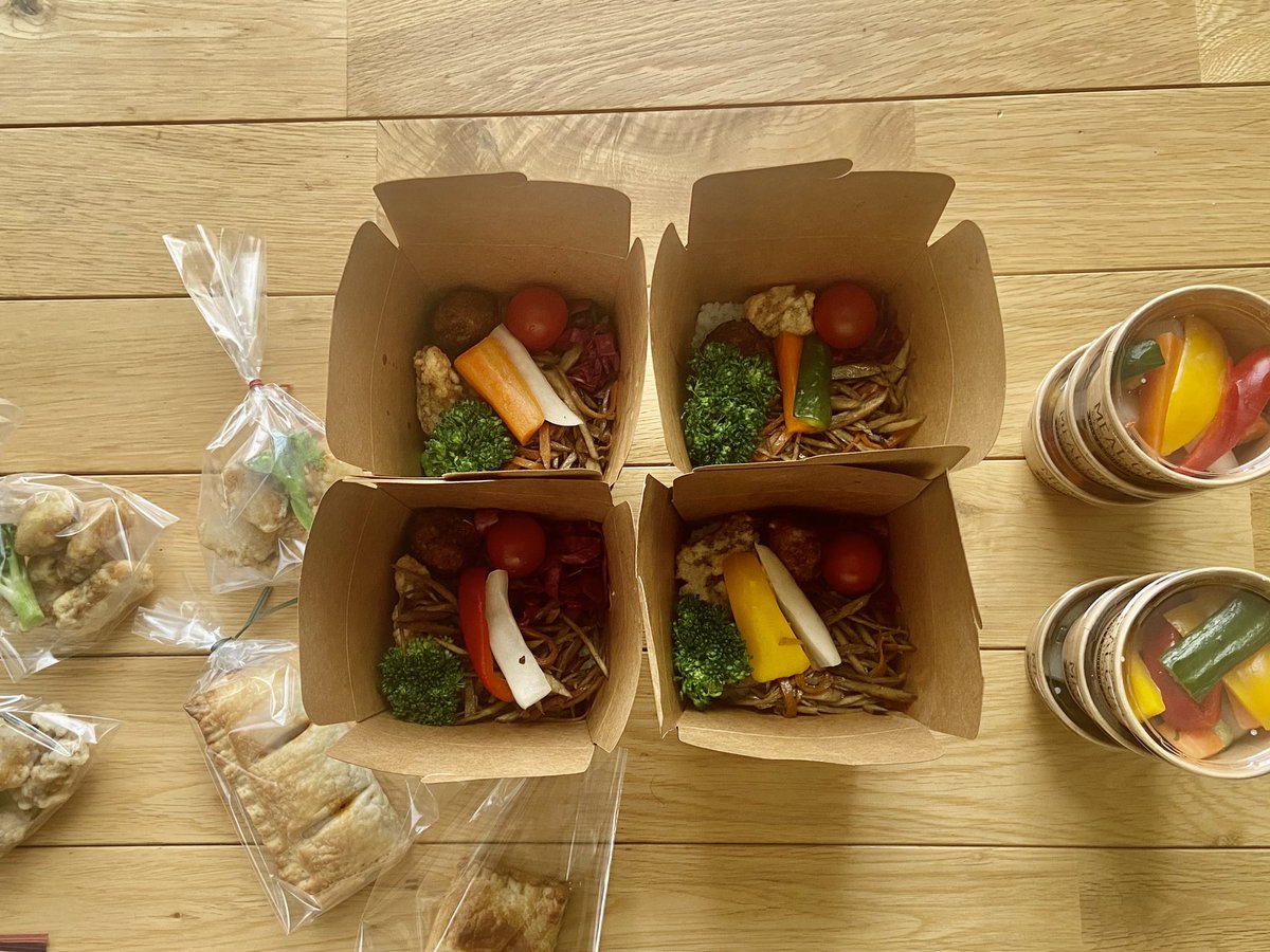 ganbarekey's tweet photo. 眠れないので
出店する事にしました。

鱈の唐揚げ
肉団子
ピクルス
ミートパイ
お弁当
あります。

遊びに来て下さい🙇‍♀️
（遅刻しそう💧） https://t.co/u4z5GeZzPG