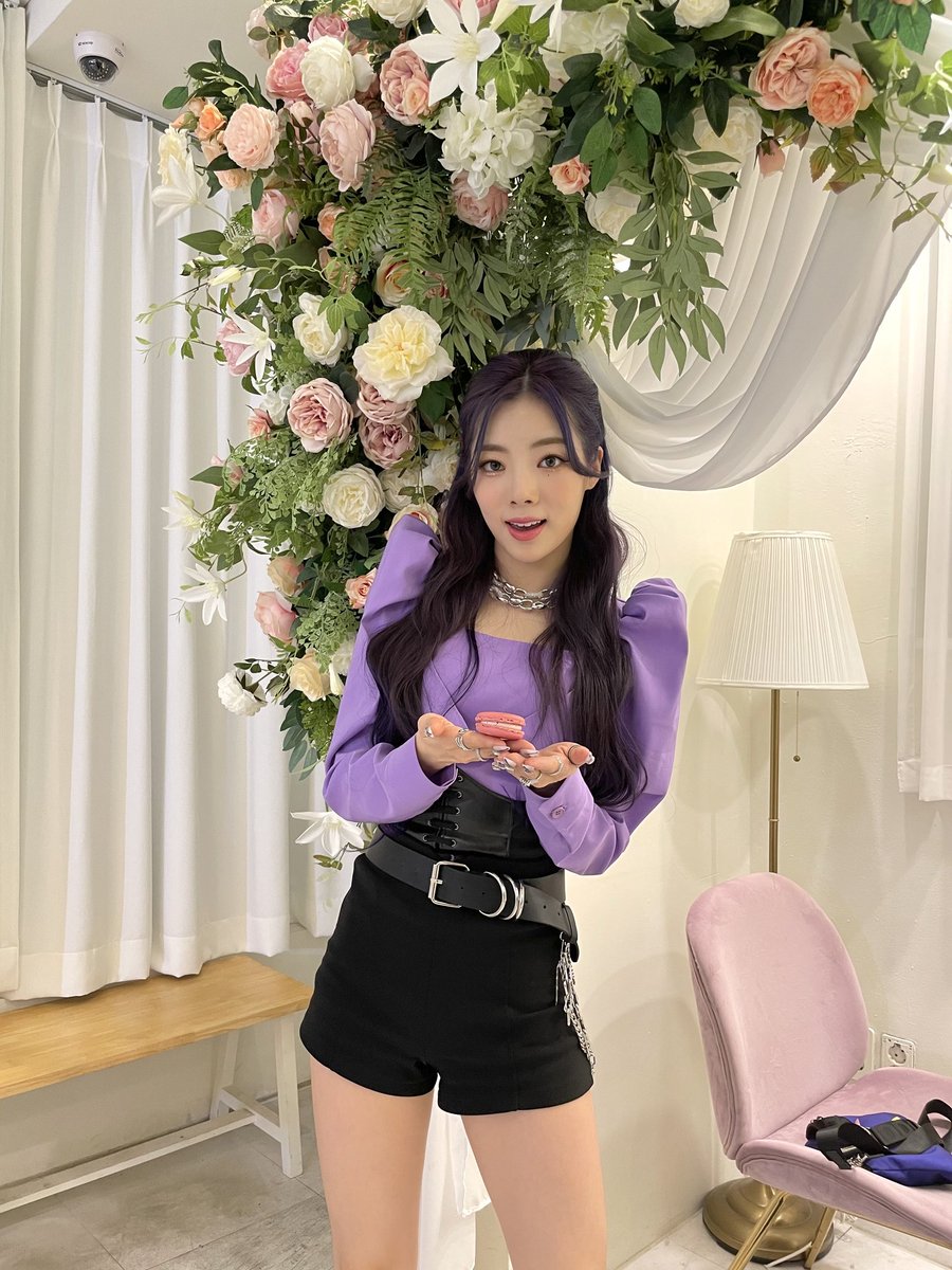 RBW_PURPLEKISS's tweet photo. [#고은]
어제 팬사😆 이따 
인기가요에서 만나요🌸🥺 https://t.co/98KfMGuZQF