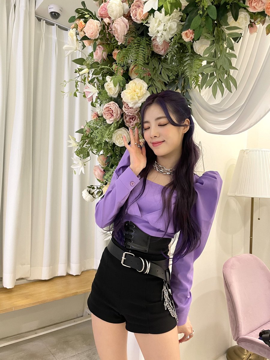 RBW_PURPLEKISS's tweet photo. [#고은]
어제 팬사😆 이따 
인기가요에서 만나요🌸🥺 https://t.co/98KfMGuZQF