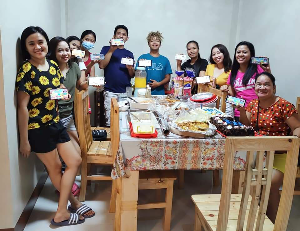kookoocryptotv's tweet photo. The families that plays @AxieInfinity together, stays and earn together. 🤩 
cc: #YDGamers https://t.co/hbVuLa571V