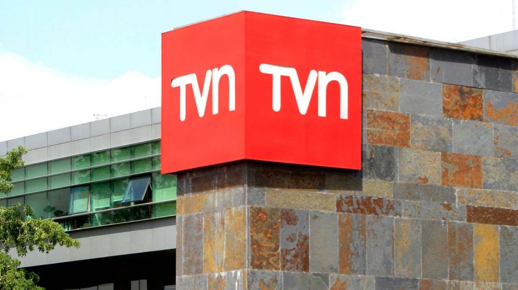 pautachile_cl's tweet photo. TVN se refiere al ataque que sufrió su equipo en Cañete y que dejó a camarógrafo grave  https://t.co/FWODYavStT

Araucanía
Terrorismo
Tirúa
Esteban Sánchez
Mapuches
Iván Núñez https://t.co/fXDARbDaFn