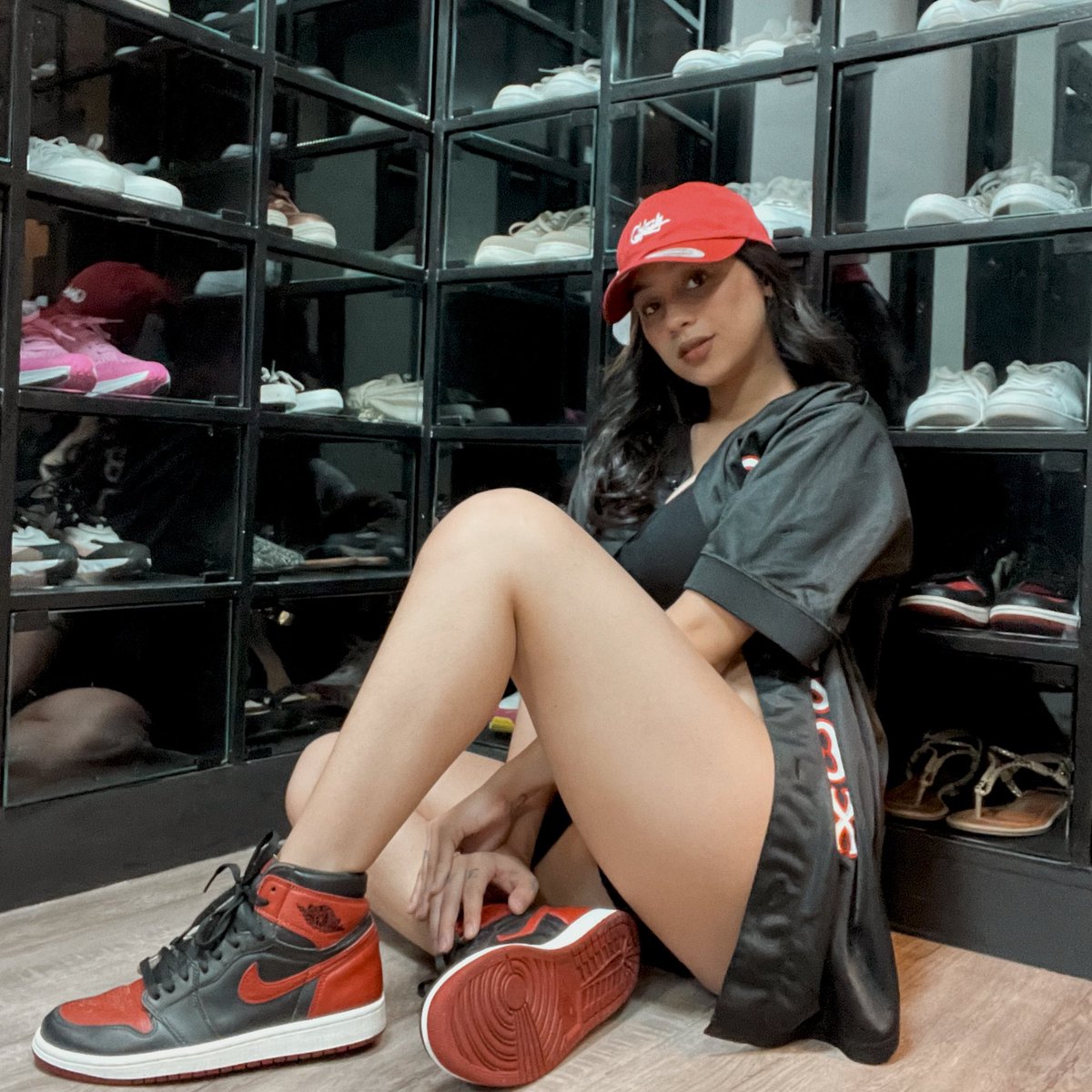 ZeinabHarake11's tweet photo. happy 4m twitter fam 🙌🏻🎉 https://t.co/Jp9ZlWt2vR