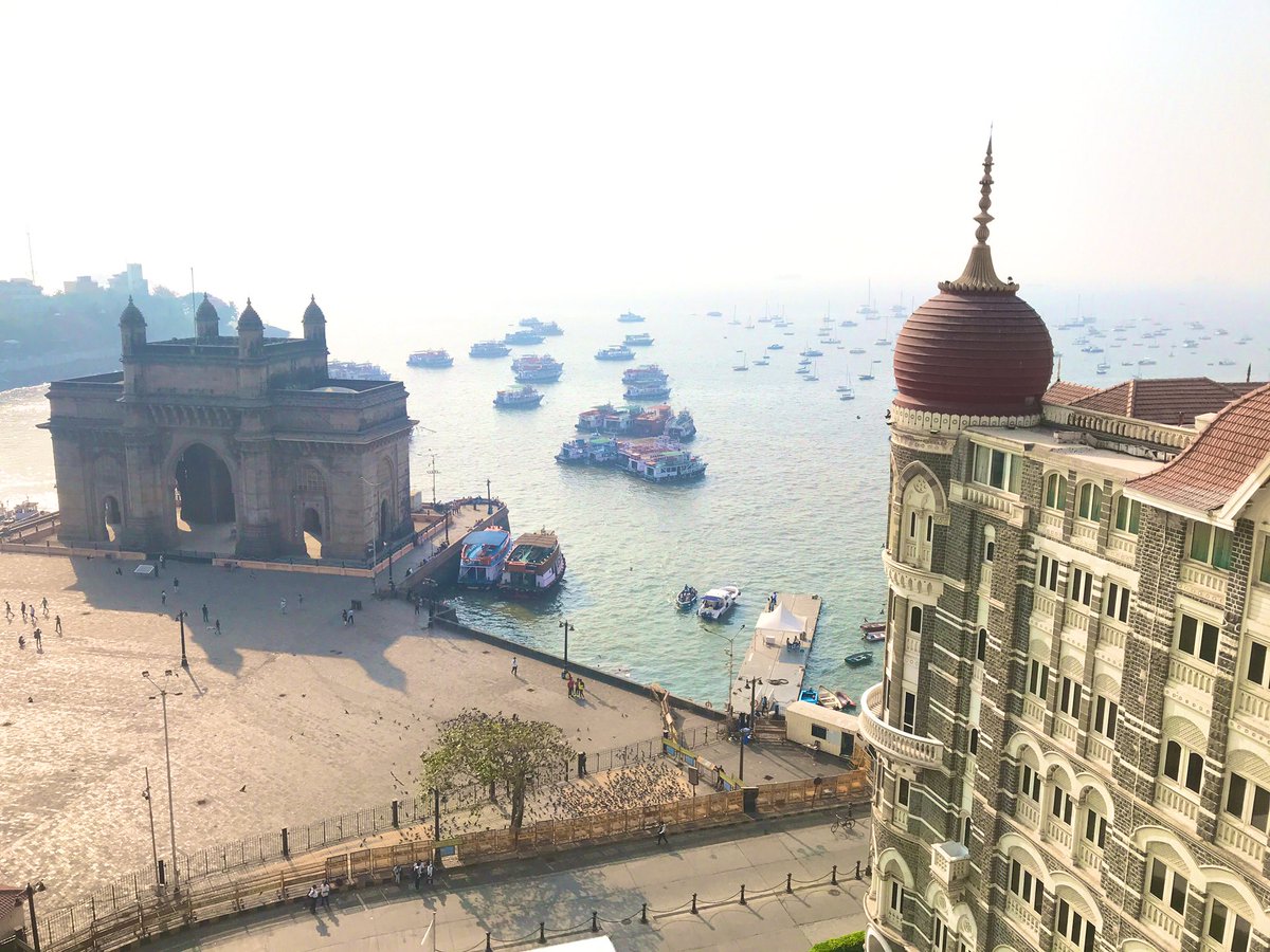 photographernii's tweet photo. Morning view from @TajHotels Colaba 🤩🤩
#staycation #CasualAbstractions #RareYetHappyCombination #BackyardTourism https://t.co/AJK8lzO431