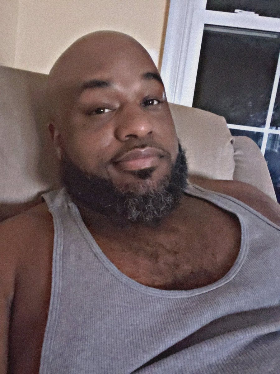 StreengahBell's tweet image. Somehow this child turned a last minute &apos;movie night&apos; into weird random animal videos on YouTube and now I&apos;m a bit concerned and worried about my well being...#HelpMeUrgently