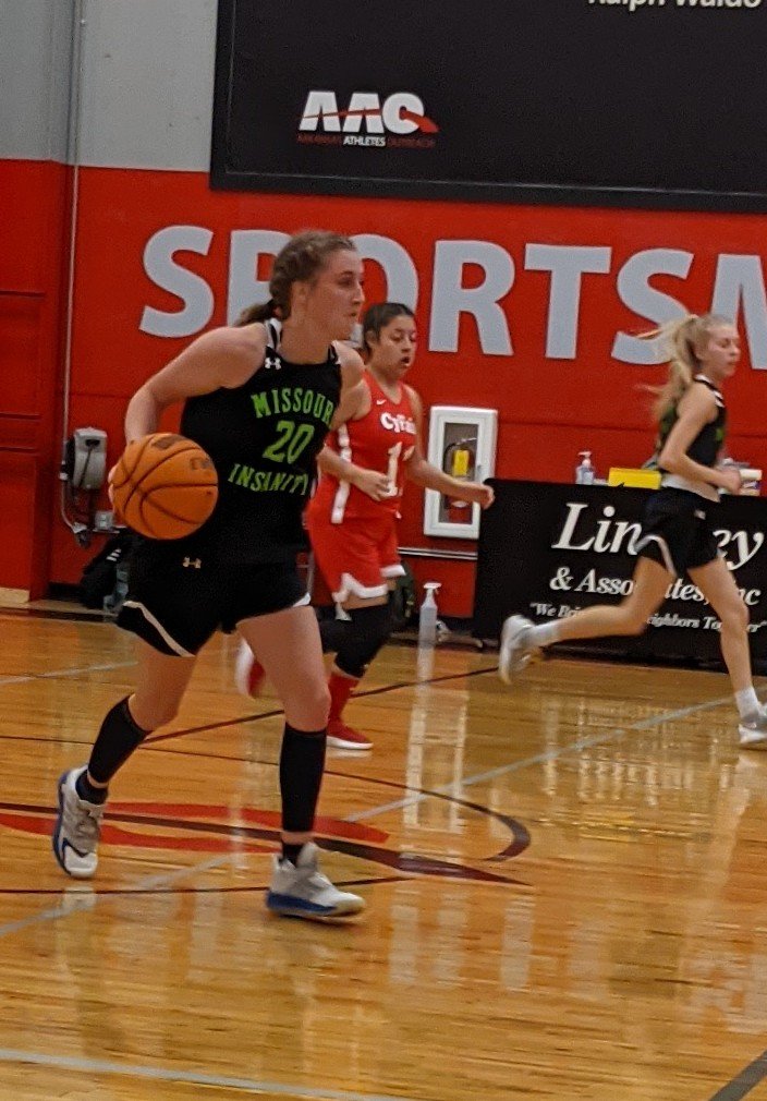 mhs_power's tweet photo. Getting Bigger, Faster, Stronger... Proud of our Bre Schapeler and Lucy Newberry for stepping up and putting in work to get better! #iamaladycomet #cometstrong https://t.co/zTCArNy1YN