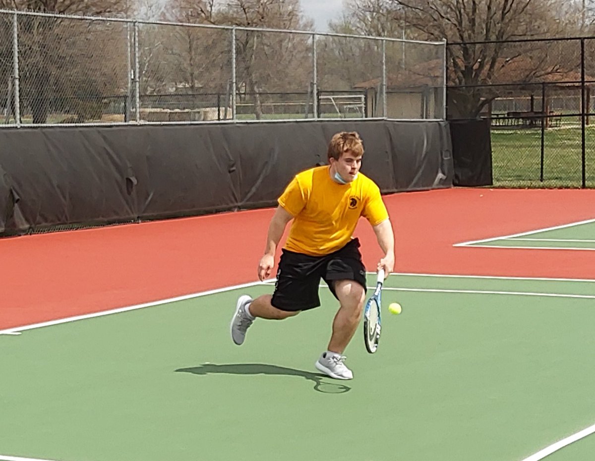 Washburn Rural boys tennis wins quadrangular in first competition since 2019. <a href="/hayden_tennis/">Hayden Tennis Team</a> second. <a href="/KnudtsonKyler/">Kyler Knudtson</a> <a href="/sandstromichael/">Michael Sandstrom</a>
<a href="/Jeff_Moore_64/">Jeff Moore</a> <a href="/USD437/">Auburn-Washburn</a> ...
bit.ly/3rtLfX1