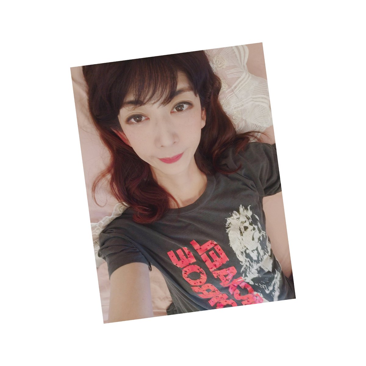 ellie__my__love's tweet photo. 断捨離をしていたら、マイケルモンローの Not Fakin' It ツアーTが出てきた～❣️すご～く久しぶりに着てみました🤘これは捨てないっ笑

#マイケルモンロー 
#ハノイロックス 
#michaelmonroe 
#hanoirocks 
#notfakinit 
#ハードロック 
#80sロック https://t.co/Kcv6K6ukAY