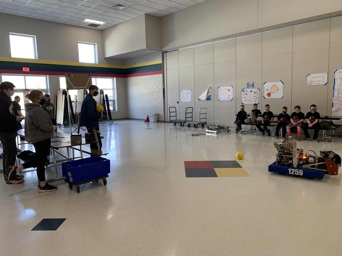 Two weeks ago we had the opportunity to host a FLL expo to showcase all the hard work the FLL team put into projects! Great job to all of the teams!