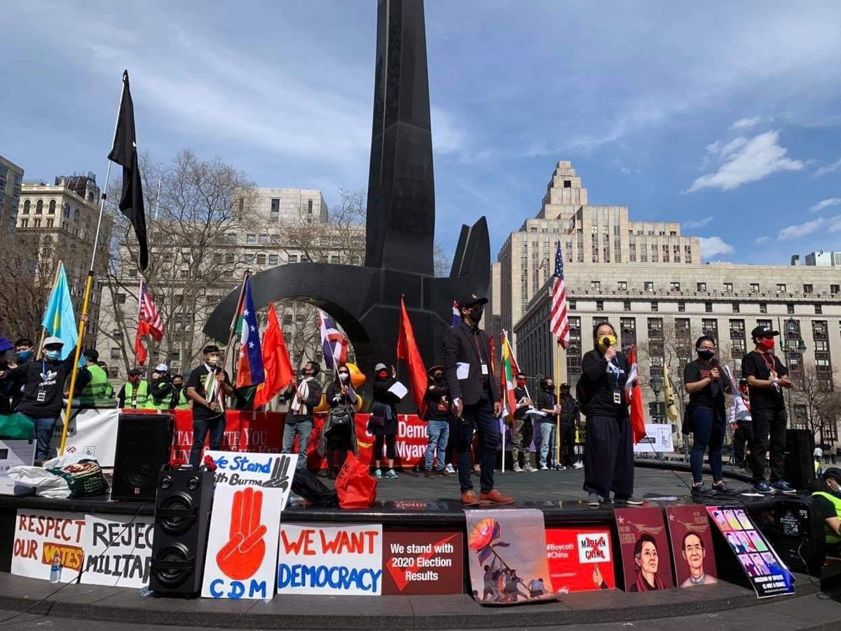 BG_ICEICE's tweet photo. Myanmar, Hong Kong Taiwan, Thai &amp; Tibetan MILK TEA ALLIANCE AGAINST AUTHORITARIANISM Dictatorship Revolution was organized by more than 1,000 people in New York yesterday.

JUNTA MASSACRE 
#WhatsHappeningInMyanmar  
#Mar28Coup https://t.co/0lNhq2tt8g