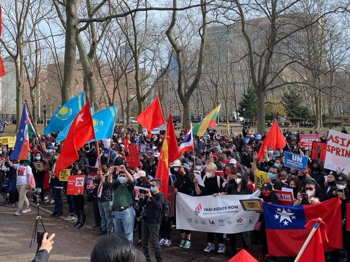 BG_ICEICE's tweet photo. Myanmar, Hong Kong Taiwan, Thai &amp; Tibetan MILK TEA ALLIANCE AGAINST AUTHORITARIANISM Dictatorship Revolution was organized by more than 1,000 people in New York yesterday.

JUNTA MASSACRE 
#WhatsHappeningInMyanmar  
#Mar28Coup https://t.co/0lNhq2tt8g