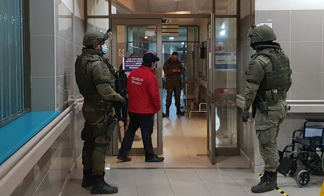 pautachile_cl's tweet photo. Revelan foto del camarógrafo de TVN que resultó gravemente herido en Cañete https://t.co/jvJO9CJWOO

Araucanía
Terrorismo
Tirúa
Esteban Sánchez
Mapuches
Iván Núñez https://t.co/5K3hgTE3b2