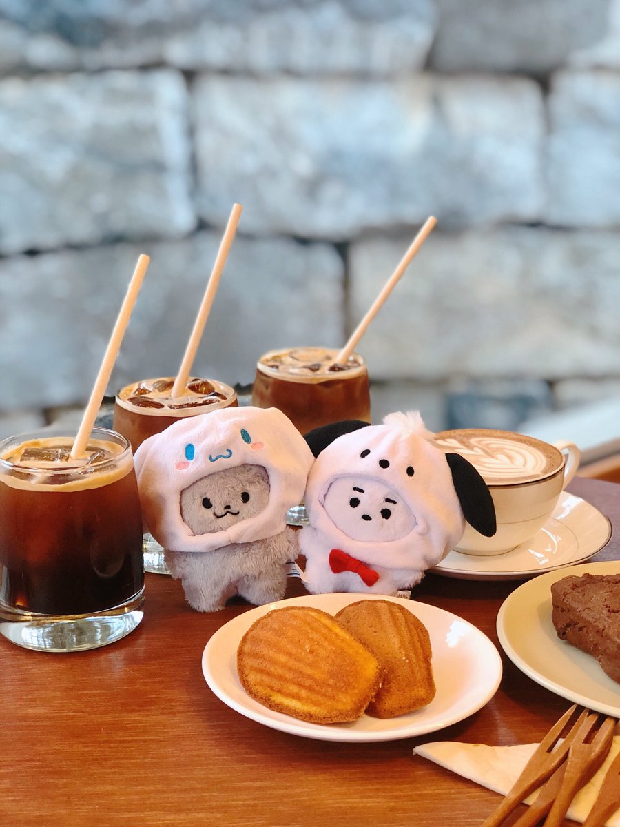 쥬냥이랑 빵몽몽이!! 🐱🐶 @kimdorabangs #빵몽몽