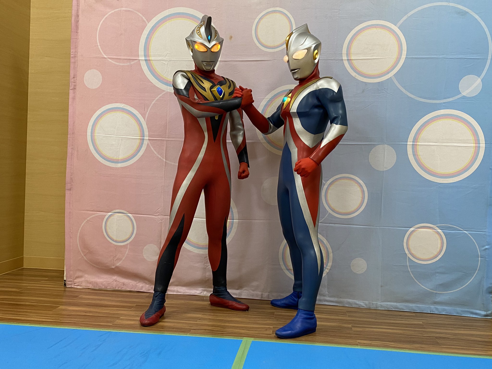 佐久間ドロップ コスモス Amp ジャスティス 本編ではなかった組み合わせで最高でした アリオ鳳 ウルトラマンコスモス エクリプスモード ウルトラマンジャスティス クラッシャーモード ウルトラマンコスモス周年 T Co Uhibpojvf6