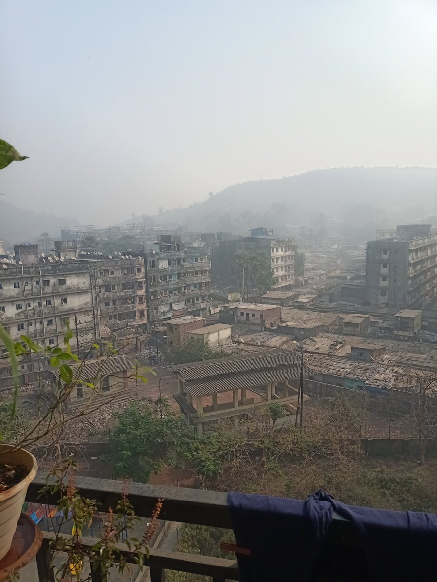 dheerajgchaudh1's tweet photo. Mumbai air lots polluted even we 
Can't see the mountain clear in hot sunny day @CMOMaharashtra  please check this also if you can 
We need to breathe fresh air not polluted @CMOMaharashtra https://t.co/hG8Nwd5W45