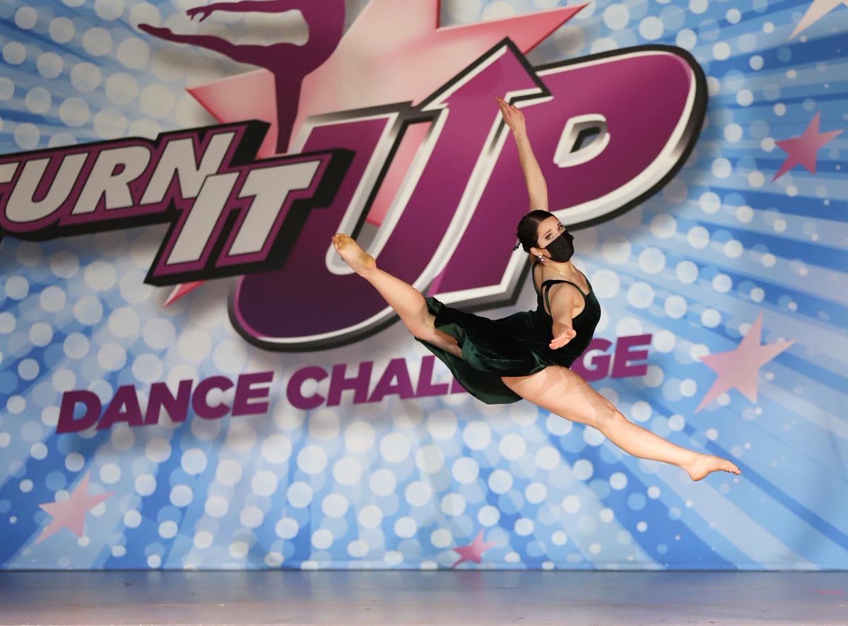 TurnItUpDance's tweet photo. Minneapolis, way to kick off the weekend with your incredible talent! We can’t wait for day 2! 💜#turnitupminneapolis #turnitupdance #turnitupdancechallenge https://t.co/SUYEI9fnNc
