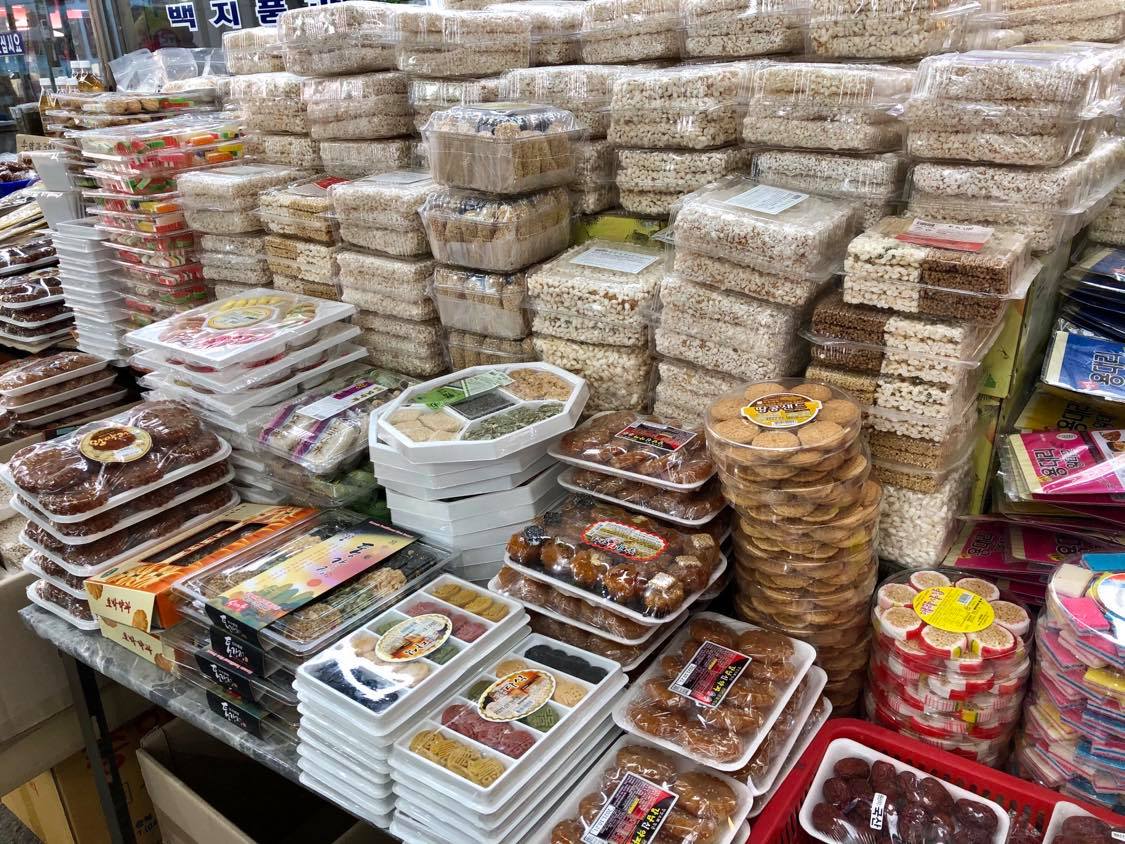 Here are a few delicious foods that can be found in #Korean traditional markets! 😋

📍 Wonju Jungang Market: ow.ly/1hK850E7SOE

#VisitKorea later #OurHeartsAreAlwaysOpen