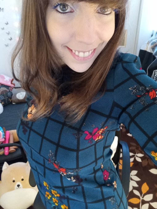 Hey! I'm online @chaturbate! Decided to wear my favorite (autumn/spring) dress today &hearts;️ https://t.co<a class="tags" href="/tag/chaturbate">@chaturbate</a><a href="/tag/cammodel"class="tags"><span>#cammodel</span></a><a href="/tag/camgirl"class="tags"><span>#camgirl</span></a><a href="/tag/chaturbate"class="tags"><span>#chaturbate</span></a><a href="/tag/alternativeca"class="tags"><span>#alternativeca</span></a>