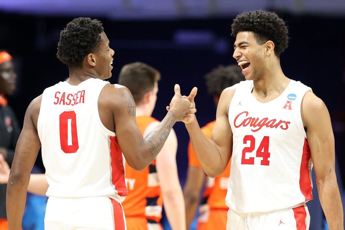BleacherReport's tweet photo. Houston’s going to the Elite Eight after beating Syracuse, 62-46
Gorham: 13 PTS & 10 REB https://t.co/wrQvyaSGVf