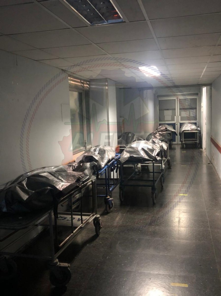 Alerta_V_Costa's tweet image. #UltimoMinuto| Hospital Carlos Van Buren de #Valparaíso mantiene máxima capacidad mortuoria  en área morgue: Tuvieron que improvisar pasillos con cortinas para ubicar más fallecidos.

#Facebook
m.facebook.com/story.php?stor…

#Instagram
instagram.com/p/CM8sfPigA1i/