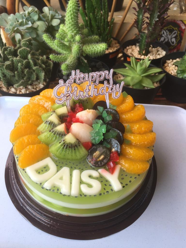 eneng_dila's tweet photo. @sarungbantaal @yudhaabimanyu @dulchodir tahun ini makan makan dimna gaes? https://t.co/WinlcTlVgy
