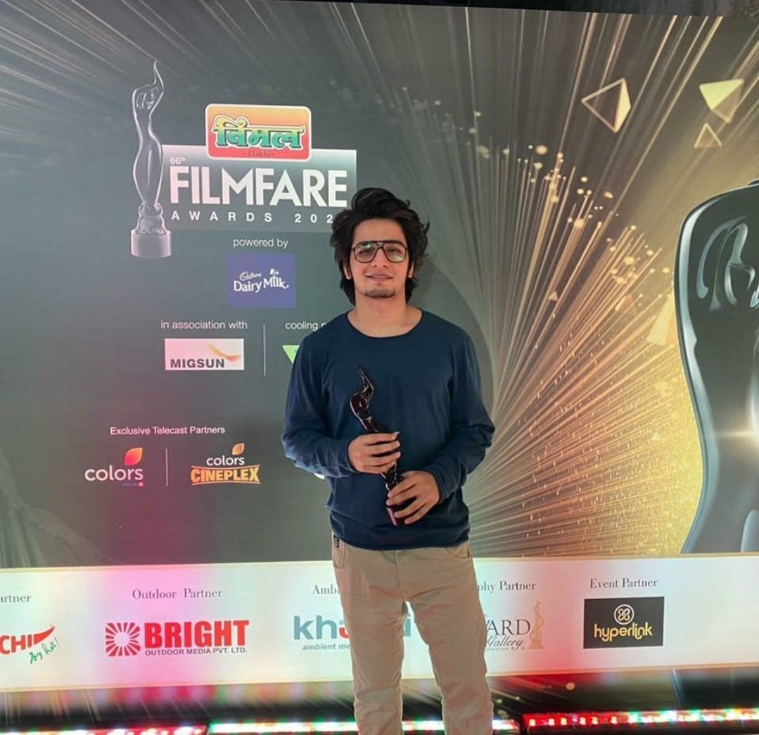 Official__Sk's tweet photo. Pehli Hi Ball Pe Sixer 👍
Many Many Congratulations Brother @RaghavChaitanya for best playback singer ❤

#FilmFare #FilmfareAwards2021 #RaghavChaitanya #BestPlaybackSinger #FilmfareAwards #Raghav #Awards2021 #Filmfare2021 #Filmfare66 https://t.co/0G2mBHrbeA