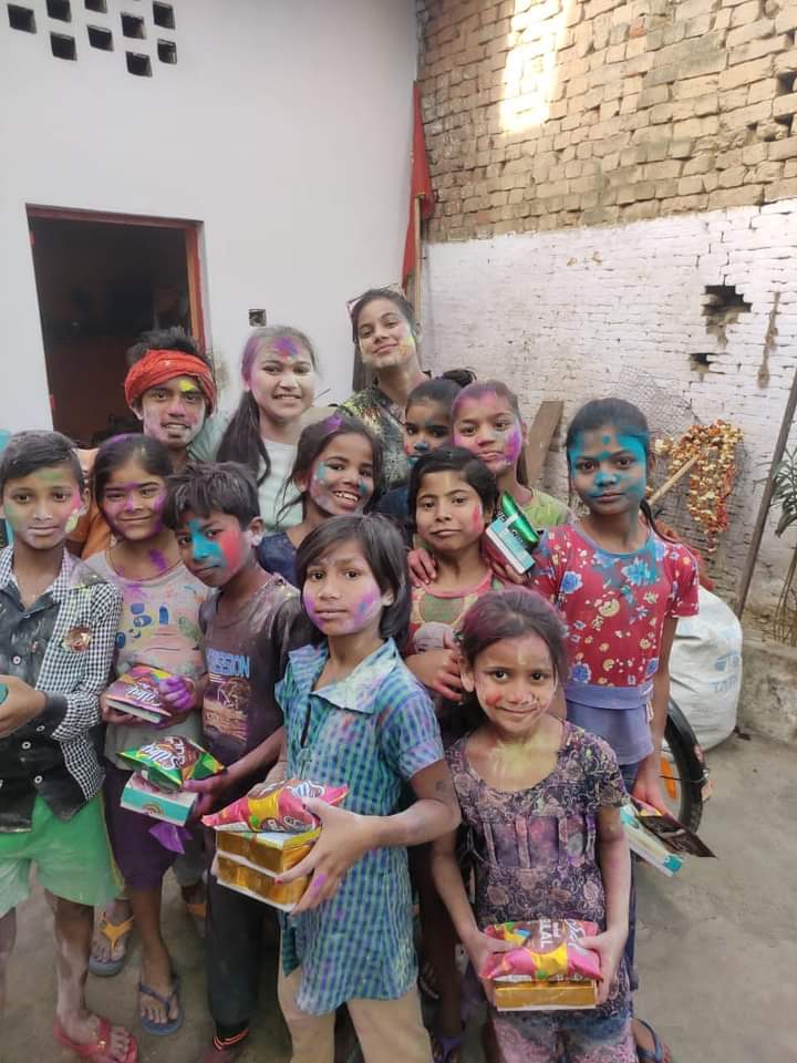 VsnsKSamiti's tweet photo. May God spray colors of happiness and prosperity to everyone..🙏☺💕
#HoliCelebration #HappyChildren #NGO #VSNS #HappyHoli2021
@ShwetaAgarval @amitkumarAPP @MATHAROO1313 @DhakreyLalit https://t.co/CHzlqqkIsd
