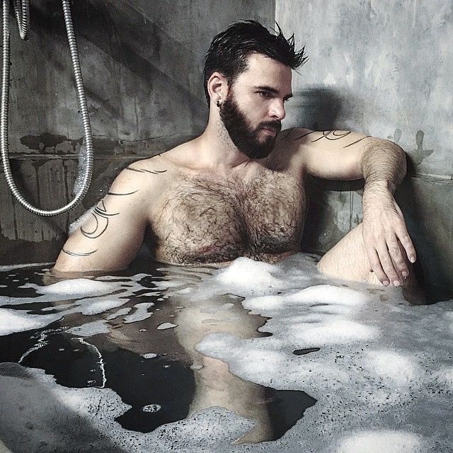 Good morning #hairy #hunk #wetfur @DennisJayden1 @form_mark @hairymusclelvr...