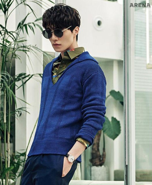 siberianwookie's tweet photo. i'm telling ya him in black hair and glasses is *chef kisses* https://t.co/UVSkTJ5Ad6