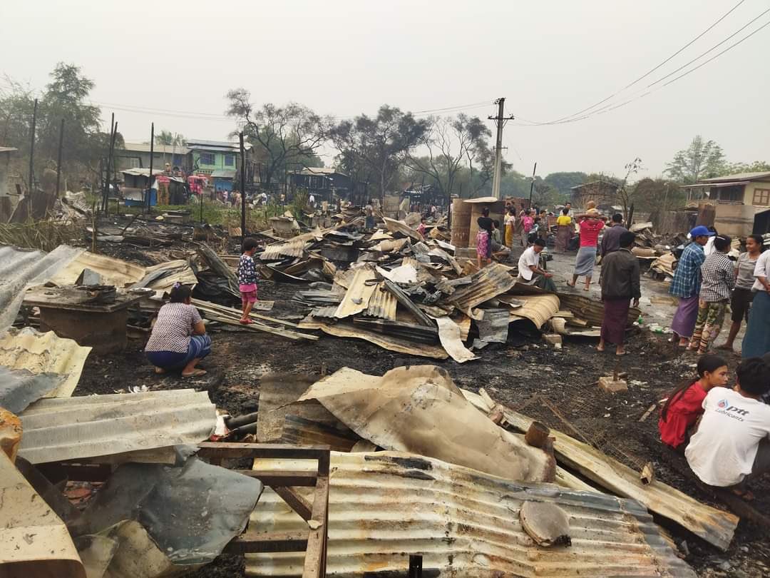 Mandalay - 1:30am

At least 60 houses in 57x56 &amp; 117x116 Streets were burned down by Terrorists (#Myanmar security forces). The civilians who tried to extinguish the fire were stopped by Terrorists.

#WhatsHappeningInMyanmar #Mar28Coup #AntiFascistRevolution2021 #MilkTeaAlliance