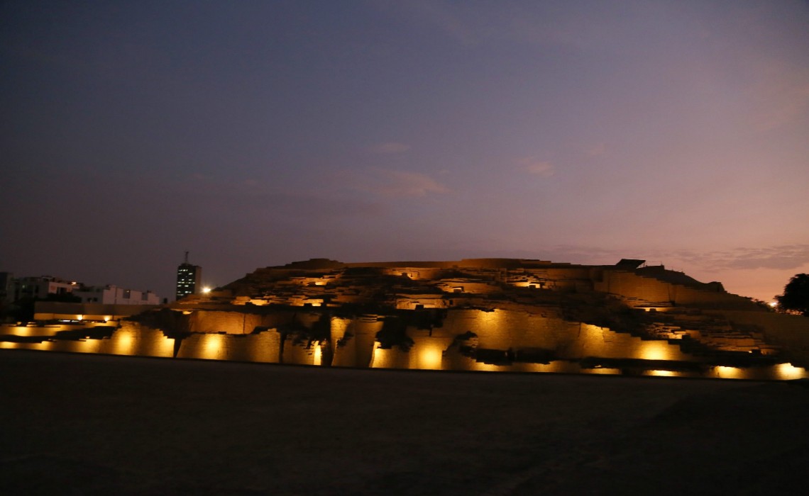 Today we're visiting Huaca Pucilana, an adobe and clay pyramid that was an important ceremonial and administrative center of the Lima culture, an indigenous culture from the area that dated from 100 AD - 650 AD. The pyramid is located in the Miraflores district of Lima, Peru.