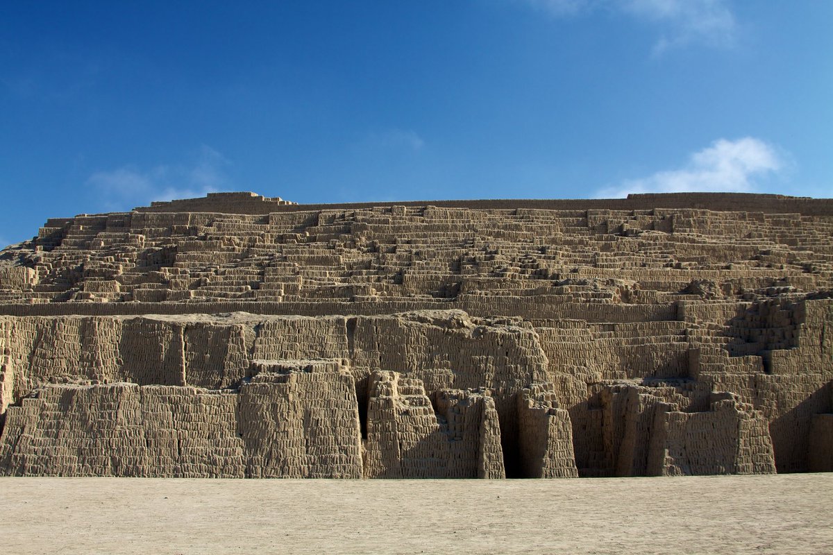 Today we're visiting Huaca Pucilana, an adobe and clay pyramid that was an important ceremonial and administrative center of the Lima culture, an indigenous culture from the area that dated from 100 AD - 650 AD. The pyramid is located in the Miraflores district of Lima, Peru.