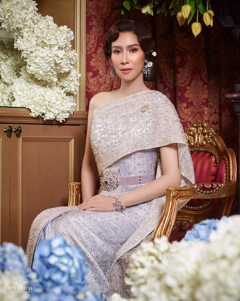 pocktuckfc's tweet photo. สวยหวาน งดง���มอย่างนางในวรรณคดี
ชุดไทยคอลเลคชั่นใหม่ จาก fullrichbride

Cr. Fullrichbride ชุดแต่งงาน ชุดไทย https://t.co/3vyVAAUHDc