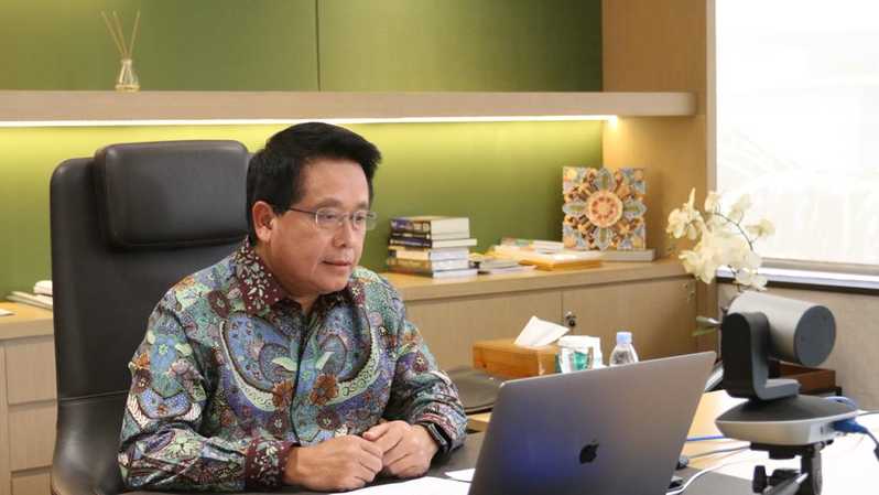 InvestorID's tweet photo. Dukung Industri Halal, BSI Fokus ke Pengembangan UMKM dan Digital https://t.co/JhwBegXoDV https://t.co/nb4zkF8kEH