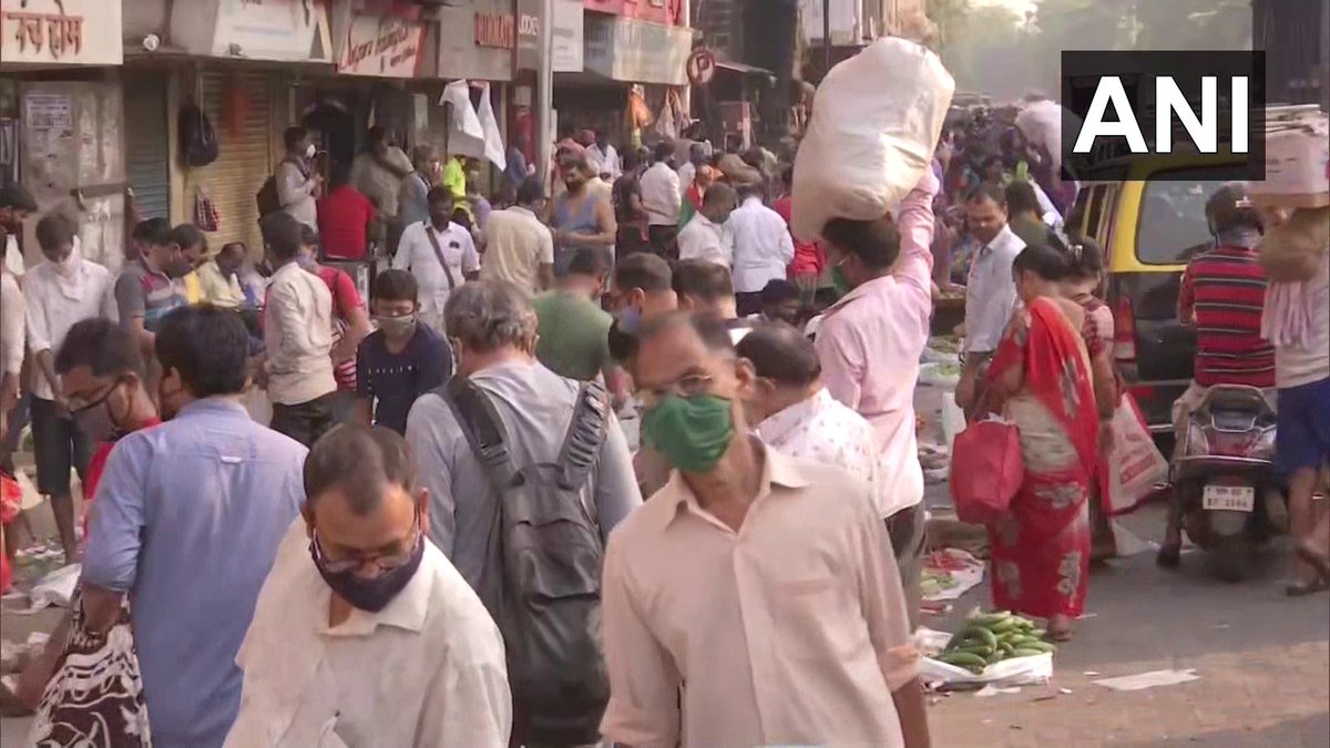 TOIMumbai's tweet photo. #Mumbai: Huge crowd seen at #Dadar vegetable market, amid rising #COVID-19 cases in the State
Night curfew to be imposed in #Maharashtra from tonight. (Photos: ANI) https://t.co/KPRvY44QfU