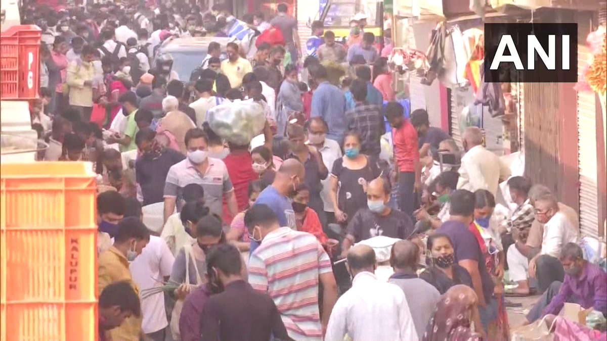 TOIMumbai's tweet photo. #Mumbai: Huge crowd seen at #Dadar vegetable market, amid rising #COVID-19 cases in the State
Night curfew to be imposed in #Maharashtra from tonight. (Photos: ANI) https://t.co/KPRvY44QfU